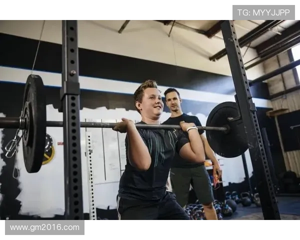 科学系统的举重训练计划助你高效提升力量与爆发力